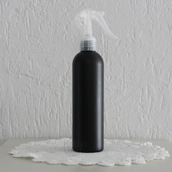 HDPE zwart 250 ml + spray neutraal