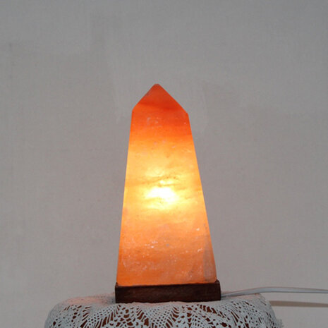 Piramide zoutlamp