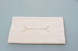 Gastendoek crème met neusuitsparing