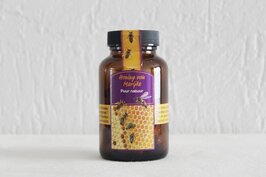 Propolis capsules